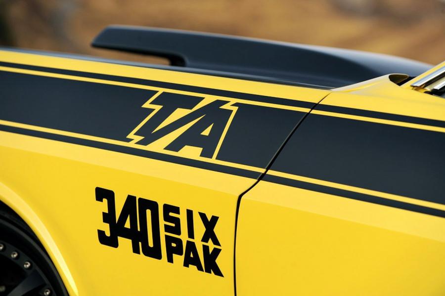  Dodge Challenger E-Max Hotchkis TA 1970 года  (фото 2 из 42)